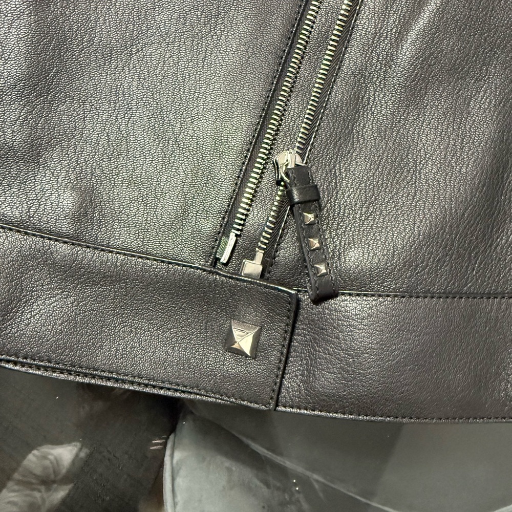 Hermes Black Leather Jacket with Plush Collar - Picture 4 of 8